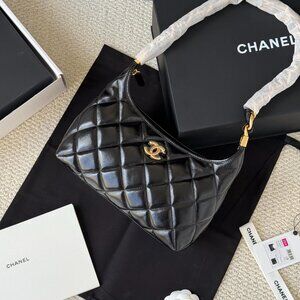 Classic CHANEL Bag: A Stylish and Versatile Choice for Elegance